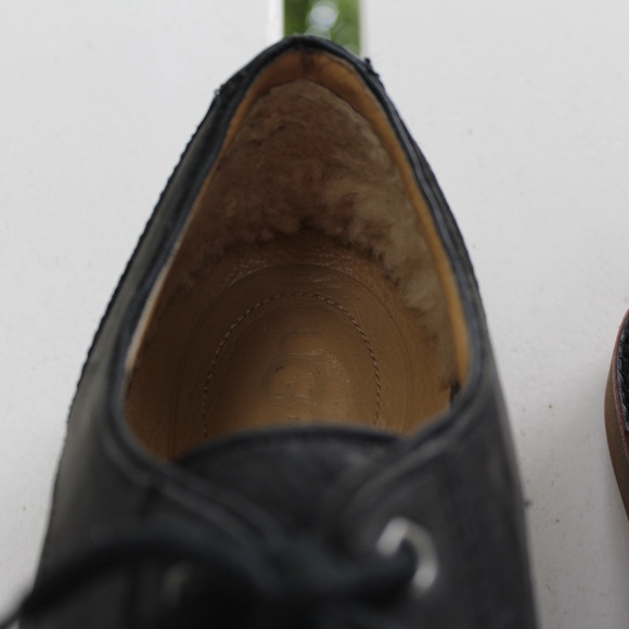 Men\'s UGG Black Casual Dress Shoes leather/ sheepskin  Size 9.5 EUC main image 11
